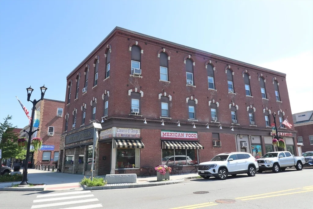 2 bed, 1 bath apartment for rent at 7 High St Unit 12, Clinton — photo 22 of 26