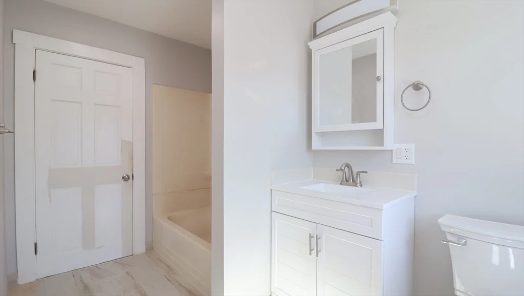 2 bed, 1 bath apartment for rent at 7 High St Unit 12, Clinton — photo 17 of 26