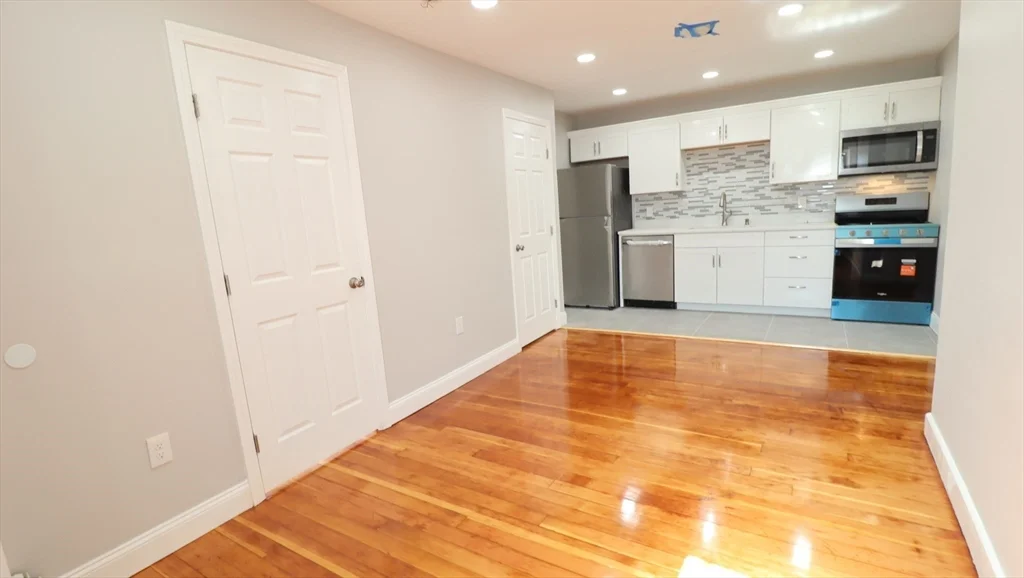 2 bed, 1 bath apartment for rent at 7 High St Unit 12, Clinton — photo 6 of 26
