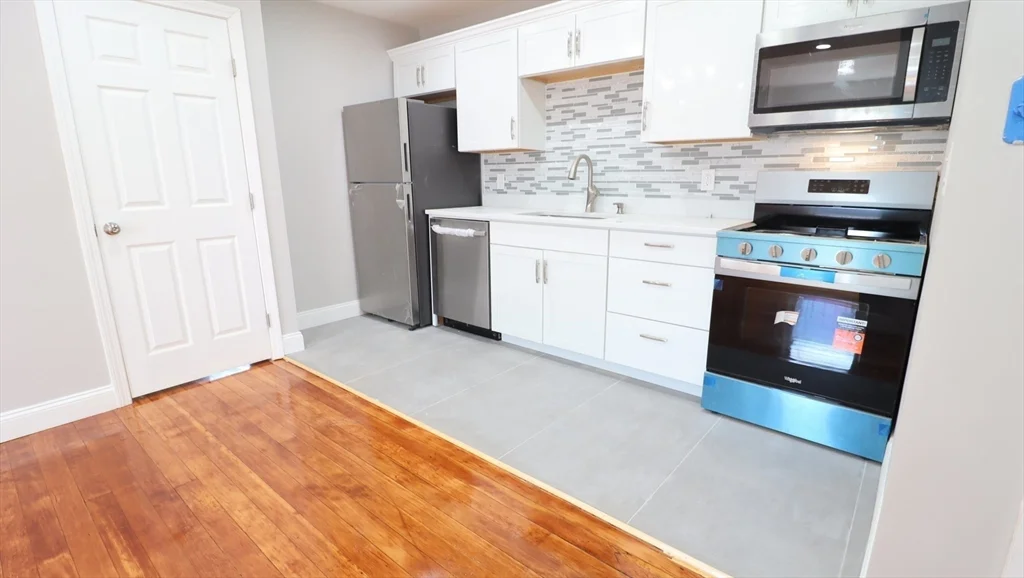2 bed, 1 bath apartment for rent at 7 High St Unit 12, Clinton — photo 4 of 26