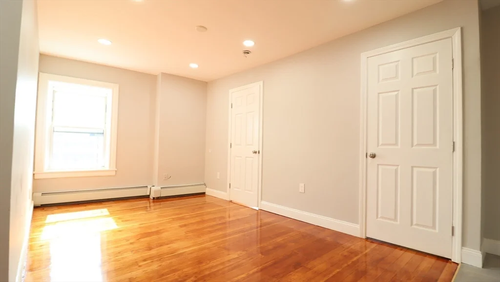2 bed, 1 bath apartment for rent at 7 High St Unit 12, Clinton — photo 3 of 26