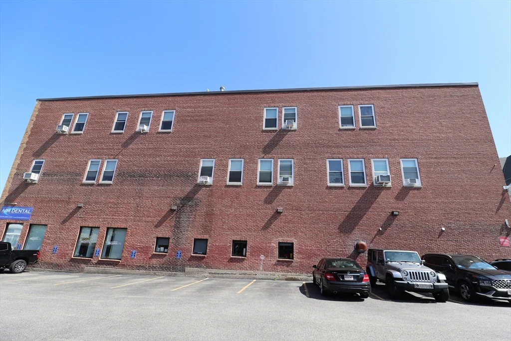 1 bed, 1 bath apartment for rent at 7 High St Unit 15, Clinton — photo 19 of 20