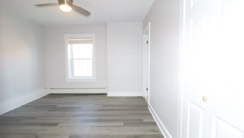 1 bed, 1 bath apartment for rent at 7 High St Unit 15, Clinton — photo 11 of 20