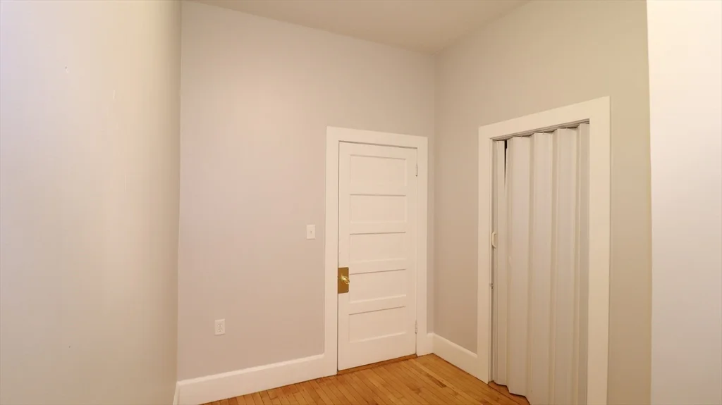 1 bed, 1 bath apartment for rent at 7 High St Unit 5, Clinton — photo 8 of 17