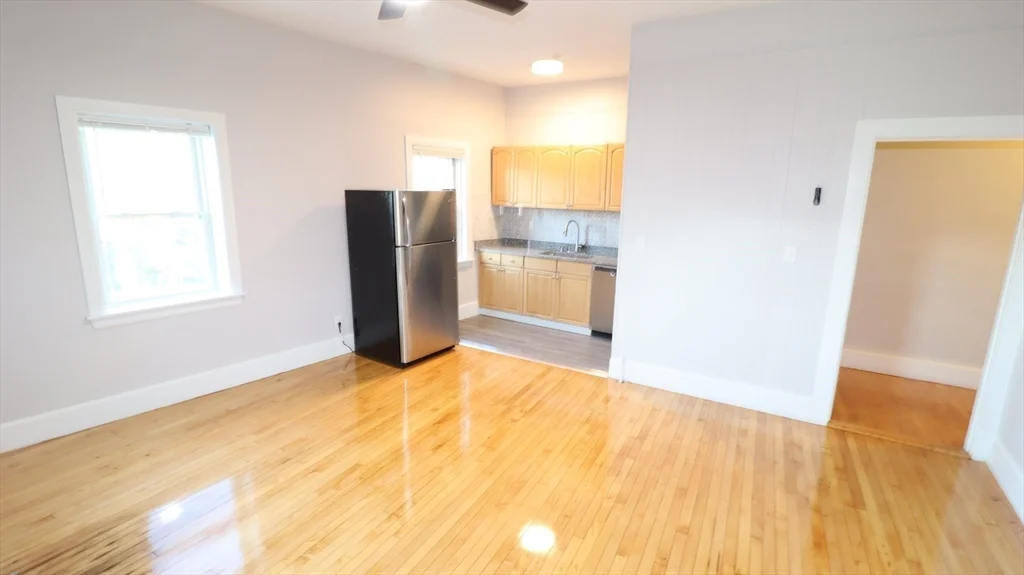 1 bed, 1 bath apartment for rent at 7 High St Unit 5, Clinton — photo 2 of 17