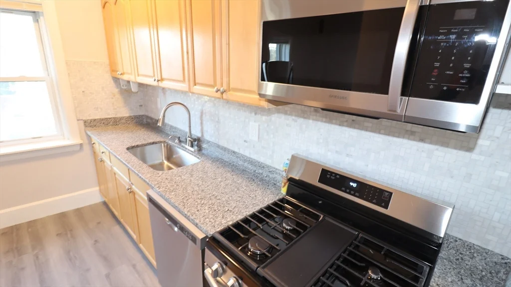 1 bed, 1 bath apartment for rent at 7 High St Unit 5, Clinton — photo 6 of 17