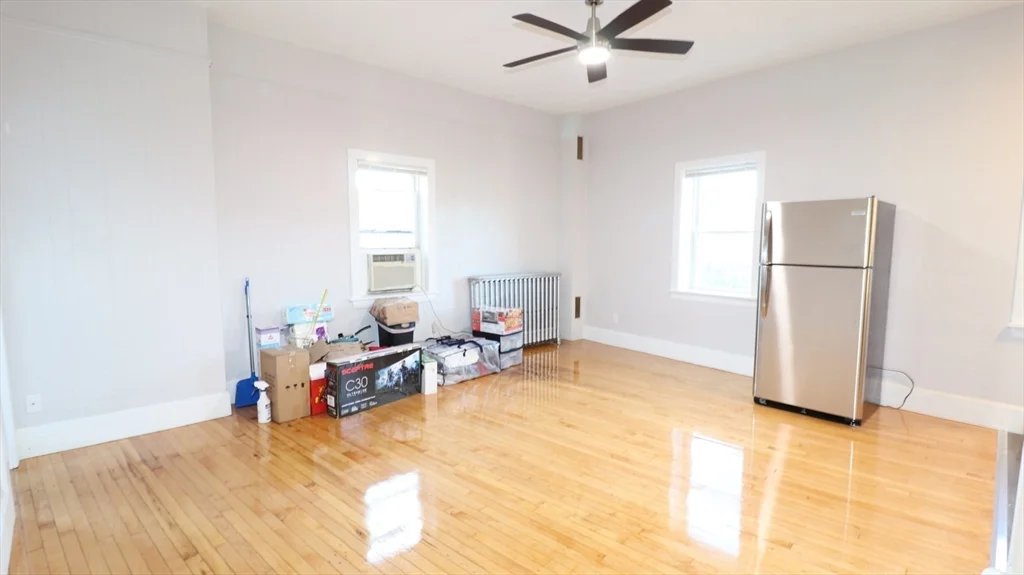 1 bed, 1 bath apartment for rent at 7 High St Unit 5, Clinton — photo 3 of 17