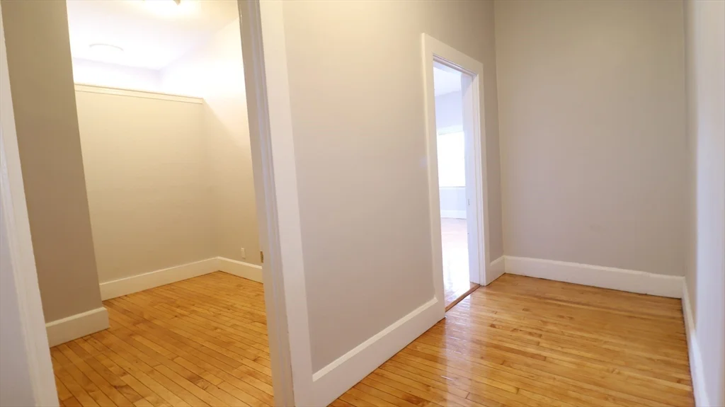 1 bed, 1 bath apartment for rent at 7 High St Unit 5, Clinton — photo 7 of 17