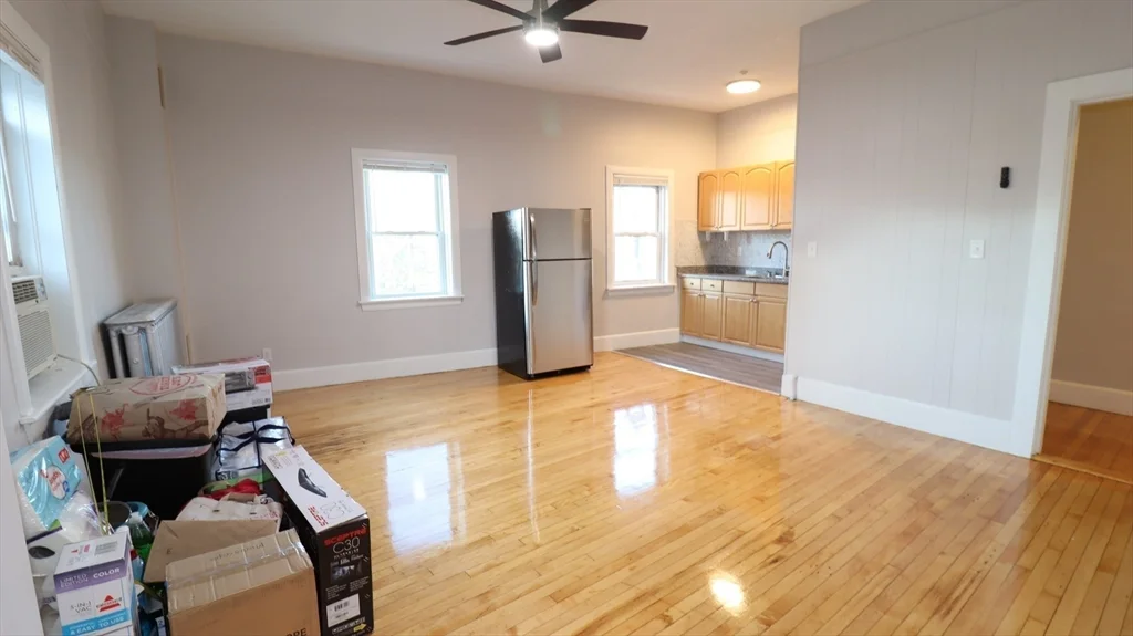 1 bed, 1 bath apartment for rent at 7 High St Unit 5, Clinton — photo 13 of 17