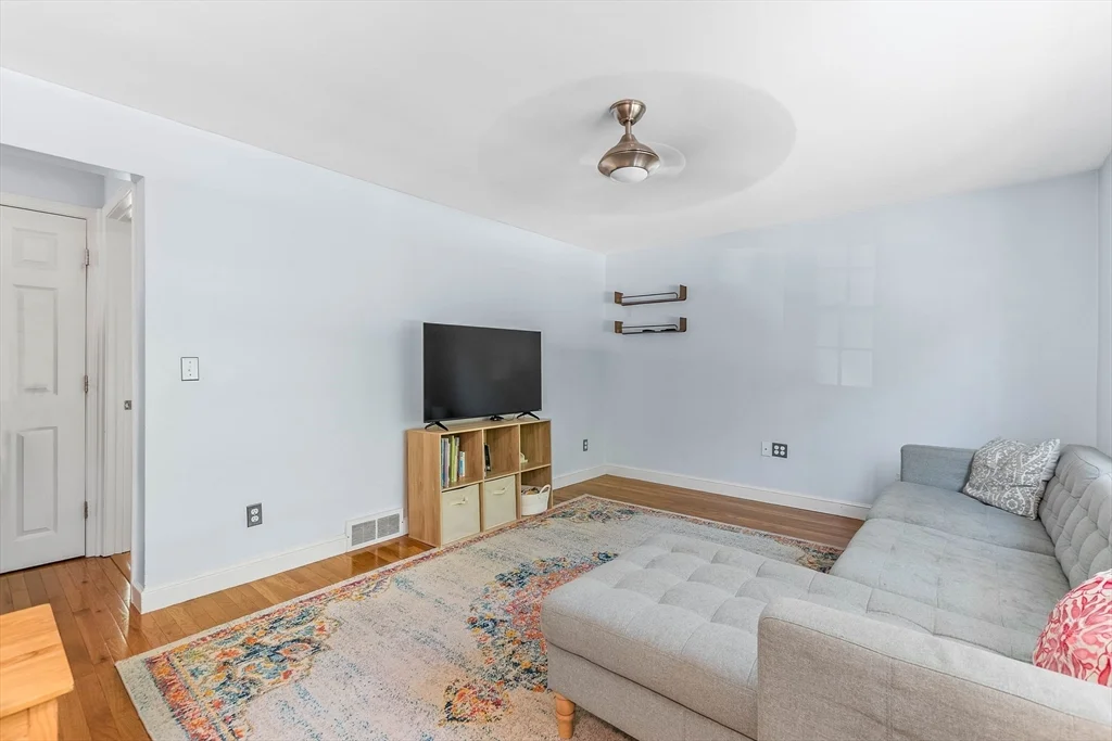 3 bed, 2 bath apartment for rent at 7 Hill St, Norton — photo 16 of 29