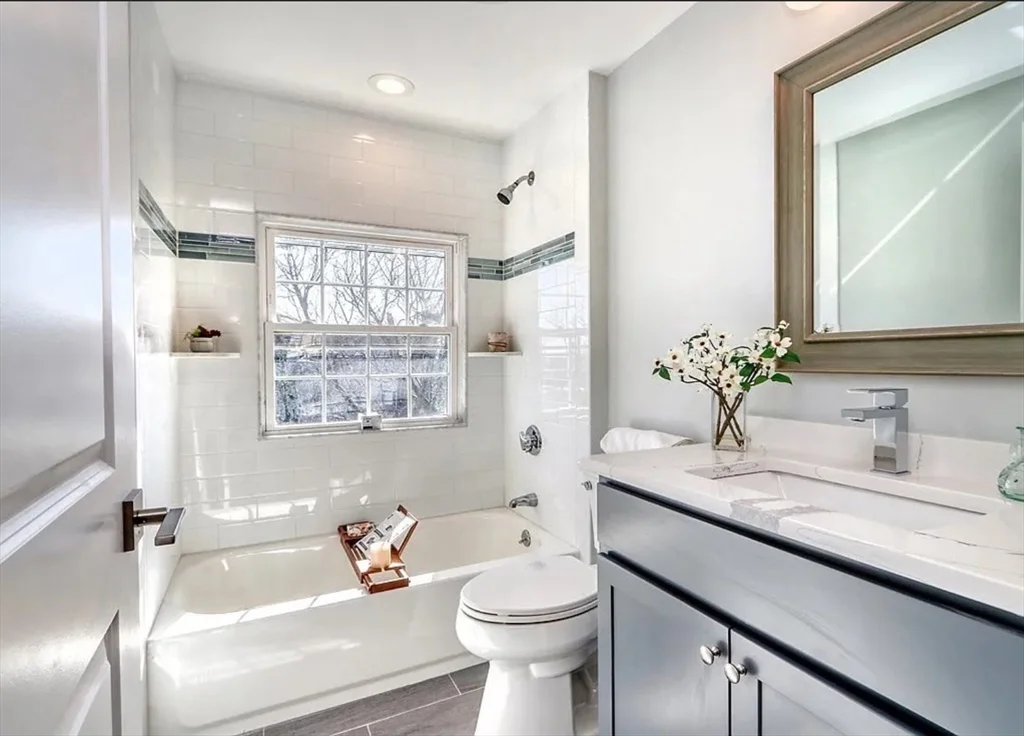 2 bed, 2 bath apartment for rent at 7 Hillside Ave Unit 3, Medford — photo 10 of 14