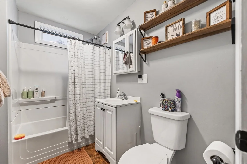 2 bed, 1 bath apartment for rent at 7 Holbrook Rd Unit 2, Oxford — photo 10 of 14