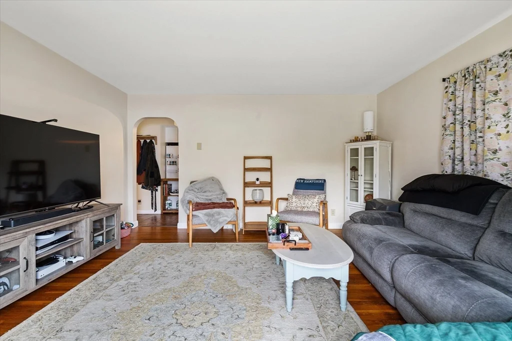 2 bed, 1 bath apartment for rent at 7 Holbrook Rd Unit 2, Oxford — photo 5 of 14