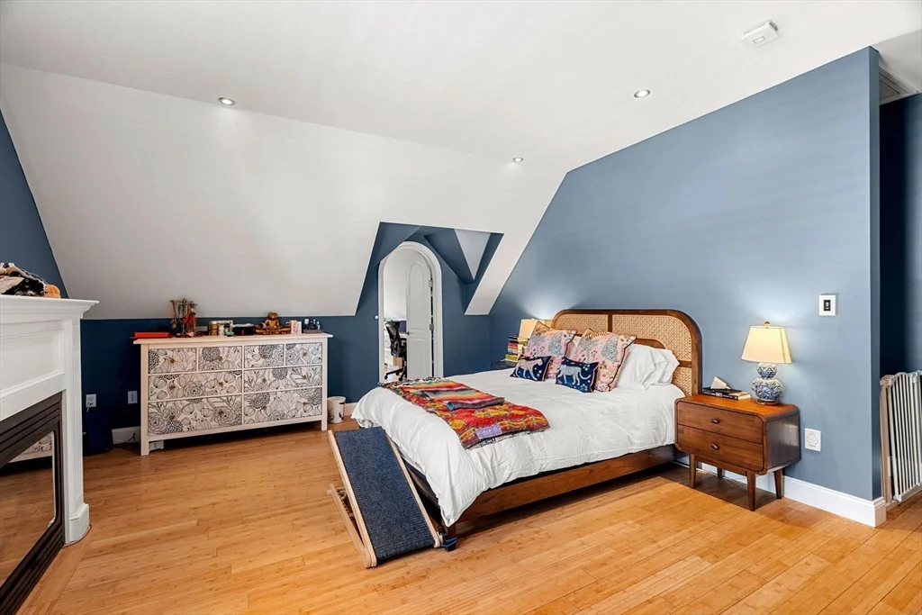4 bed, 2 bath apartment for rent at 7 Horton St Unit 7, Newburyport — photo 22 of 23