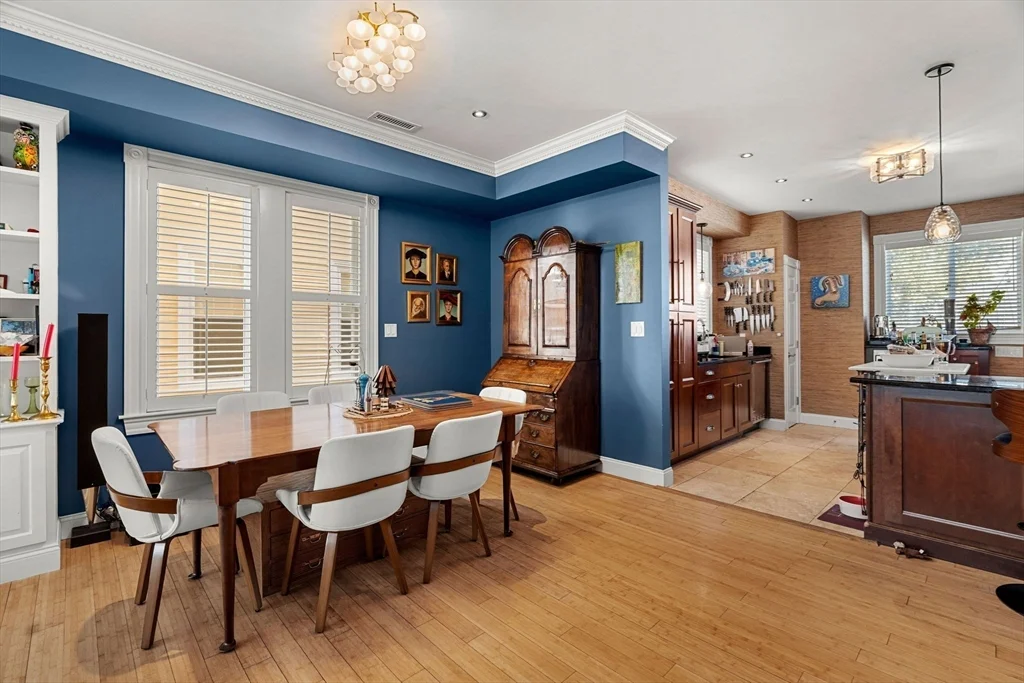 4 bed, 2 bath apartment for rent at 7 Horton St Unit 7, Newburyport — photo 8 of 23