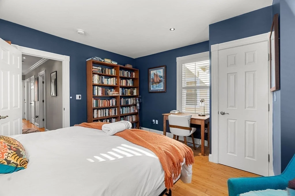 4 bed, 2 bath apartment for rent at 7 Horton St Unit 7, Newburyport — photo 17 of 23