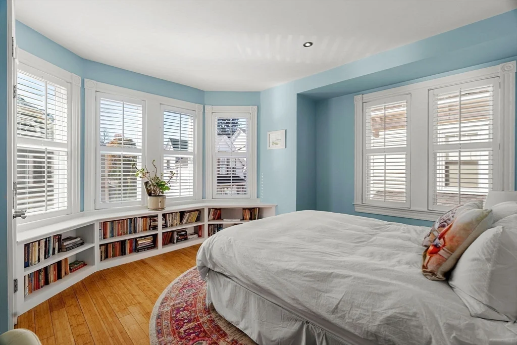 4 bed, 2 bath apartment for rent at 7 Horton St Unit 7, Newburyport — photo 19 of 23