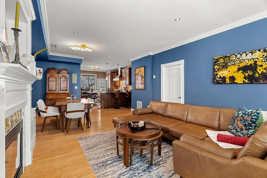 4 bed, 2 bath apartment for rent at 7 Horton St Unit 7, Newburyport — photo 4 of 23