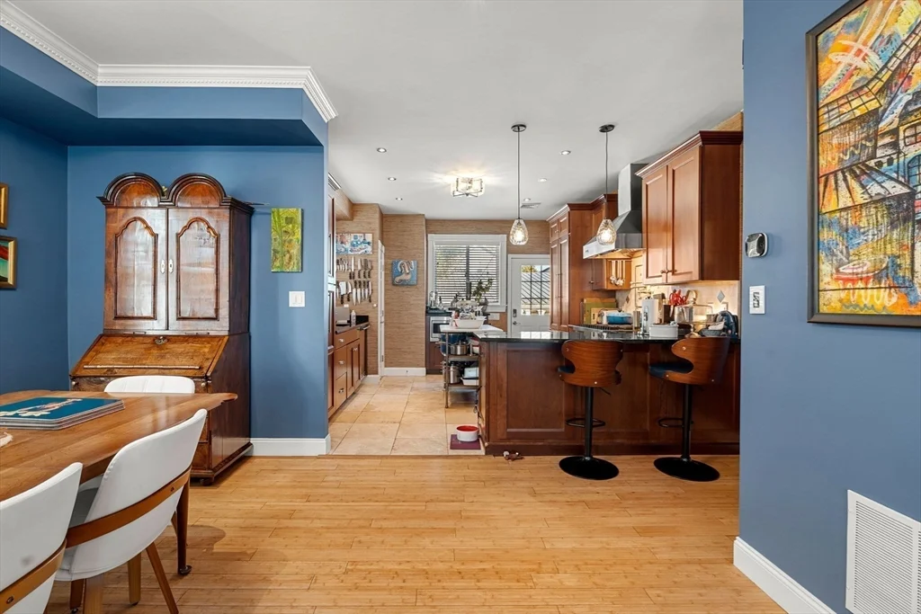 4 bed, 2 bath apartment for rent at 7 Horton St Unit 7, Newburyport — photo 11 of 23