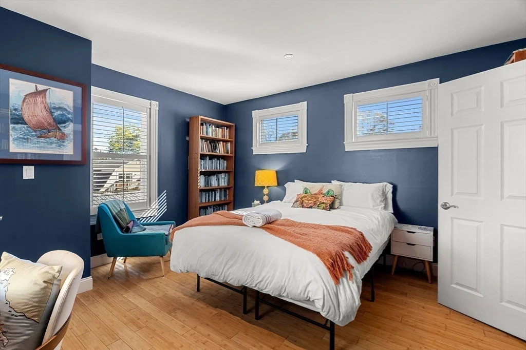 4 bed, 2 bath apartment for rent at 7 Horton St Unit 7, Newburyport — photo 16 of 23