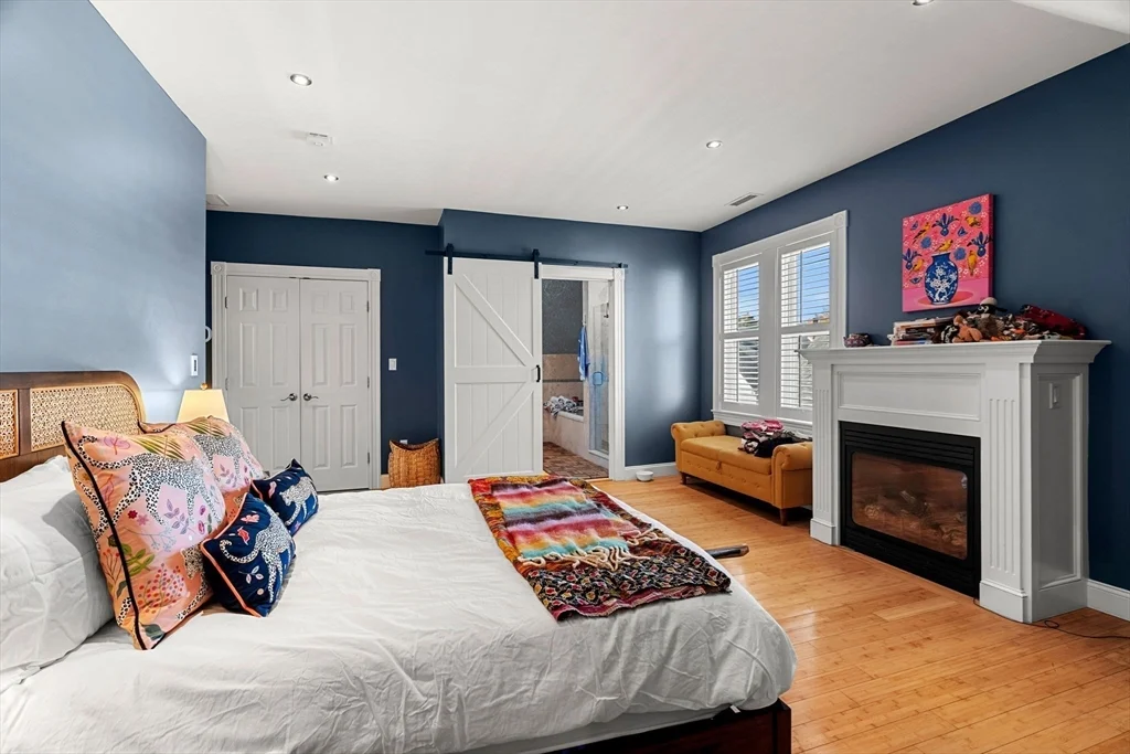 4 bed, 2 bath apartment for rent at 7 Horton St Unit 7, Newburyport — photo 21 of 23