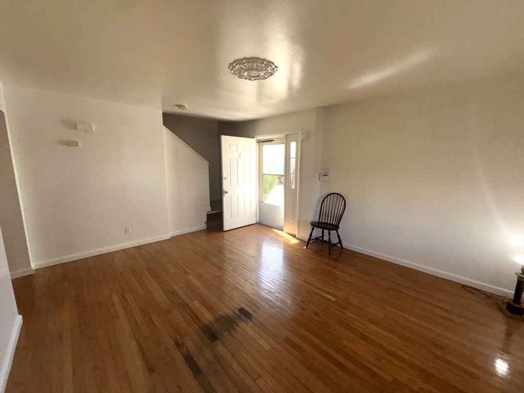 3 bed, 1 bath apartment for rent at 7 Howe Terr Unit 7, Dorchester — photo 10 of 26