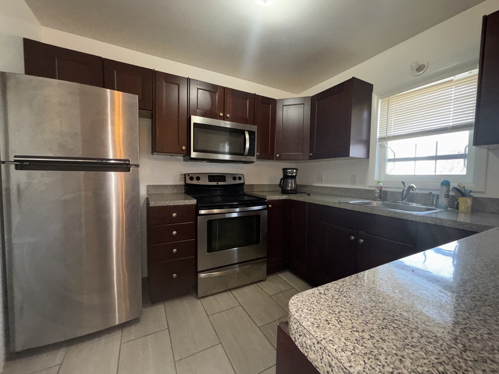 3 bed, 1 bath apartment for rent at 7 Howe Terr Unit 7, Dorchester — photo 2 of 26