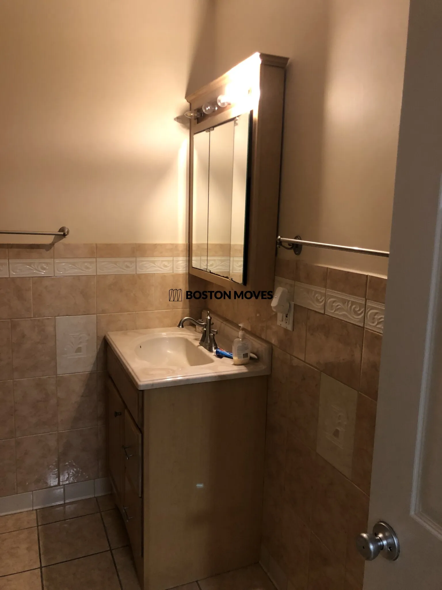 5 bed, 2 bath apartment for rent at 7 Imrie Rd Unit 7, Brighton — photo 9 of 9