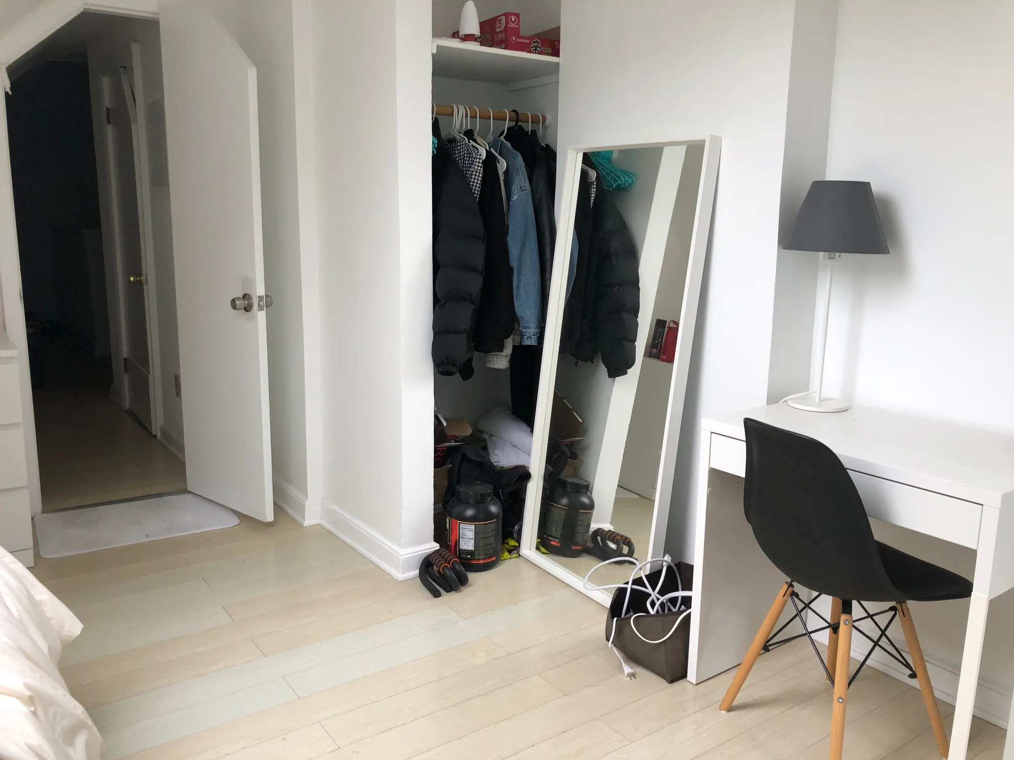5 bed, 2 bath apartment for rent at 7 Imrie Rd Unit 7, Brighton — photo 3 of 9