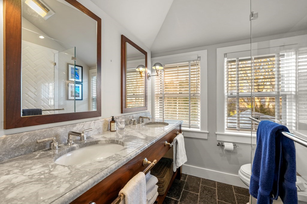 4 bed, 1 bath apartment for rent at 7 Independent Way Unit 0, Nantucket (vil) — photo 17 of 25