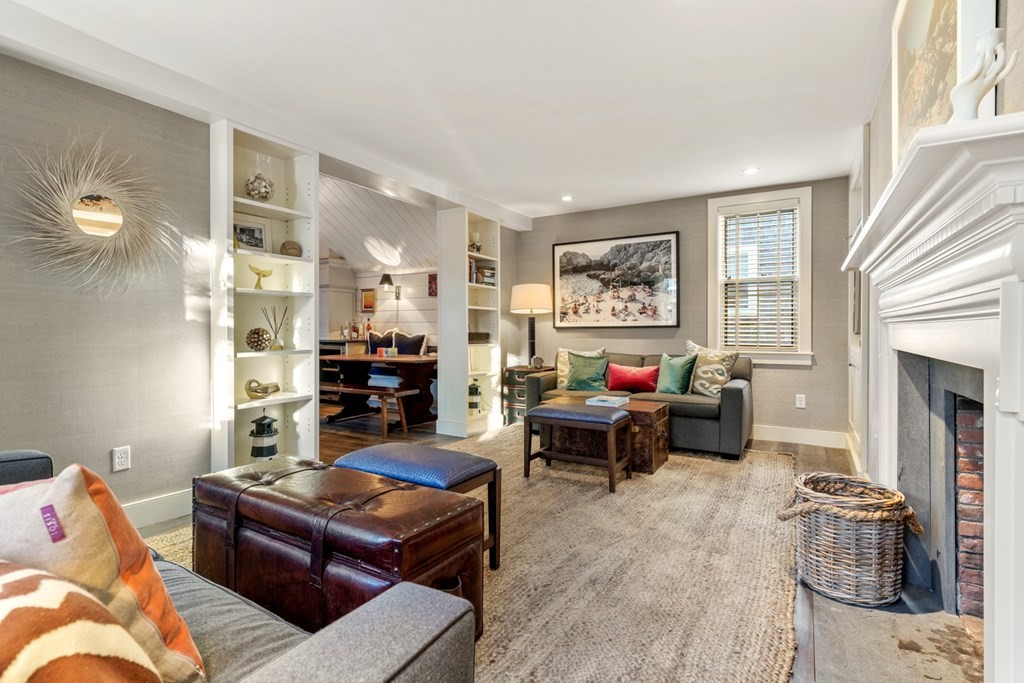 4 bed, 1 bath apartment for rent at 7 Independent Way Unit 0, Nantucket (vil) — photo 8 of 25