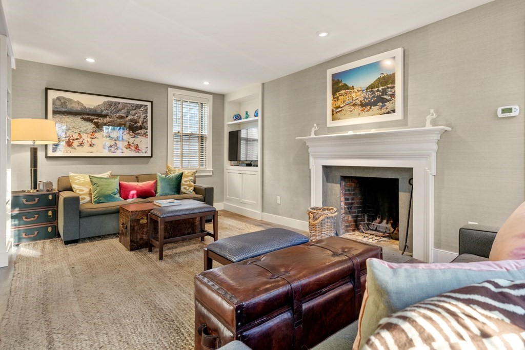 4 bed, 1 bath apartment for rent at 7 Independent Way Unit 0, Nantucket (vil) — photo 9 of 25