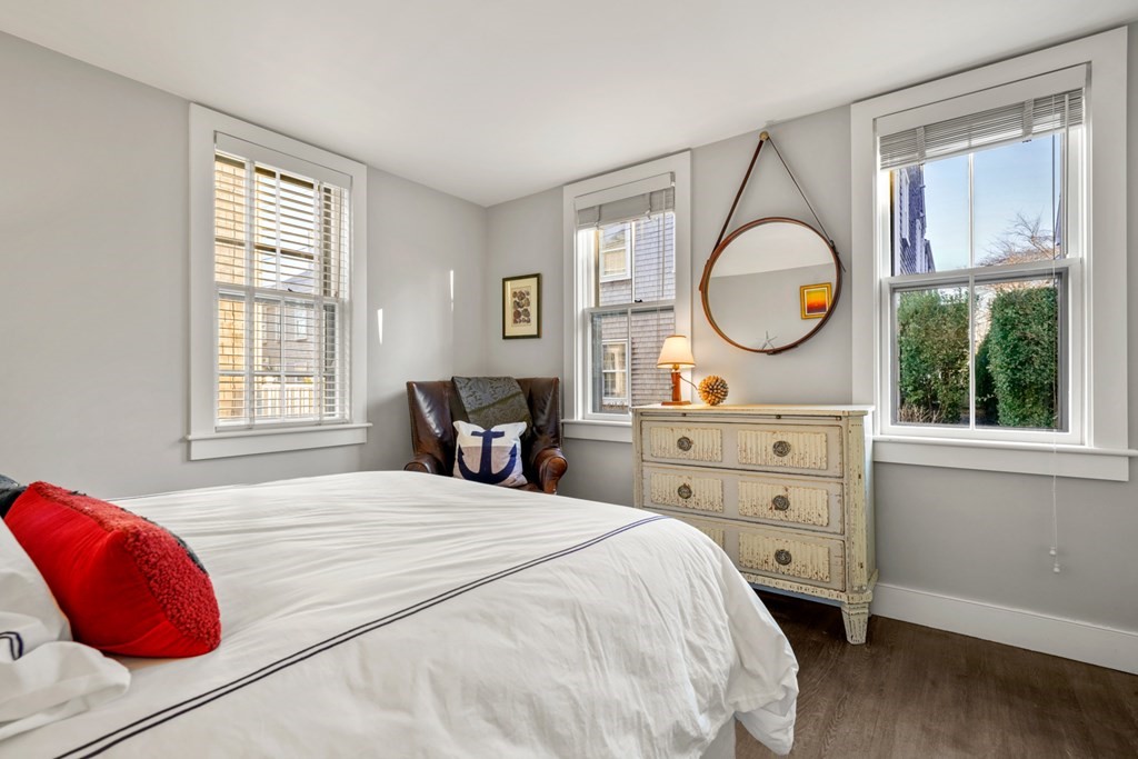 4 bed, 1 bath apartment for rent at 7 Independent Way Unit 0, Nantucket (vil) — photo 14 of 25