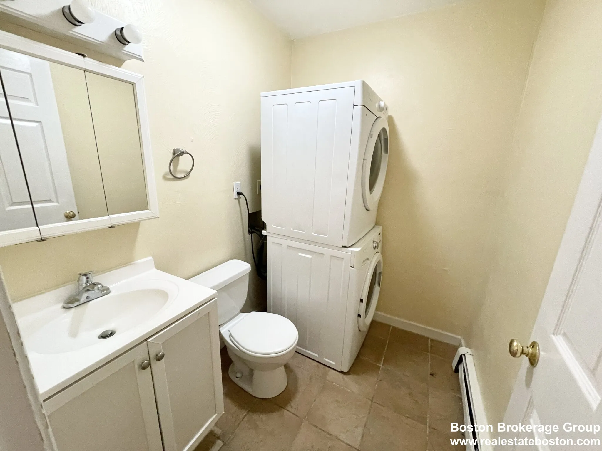 3 bed, 1.5 bath apartment for rent at 7 Iroquois St Unit 1, Mission Hill — photo 6 of 8
