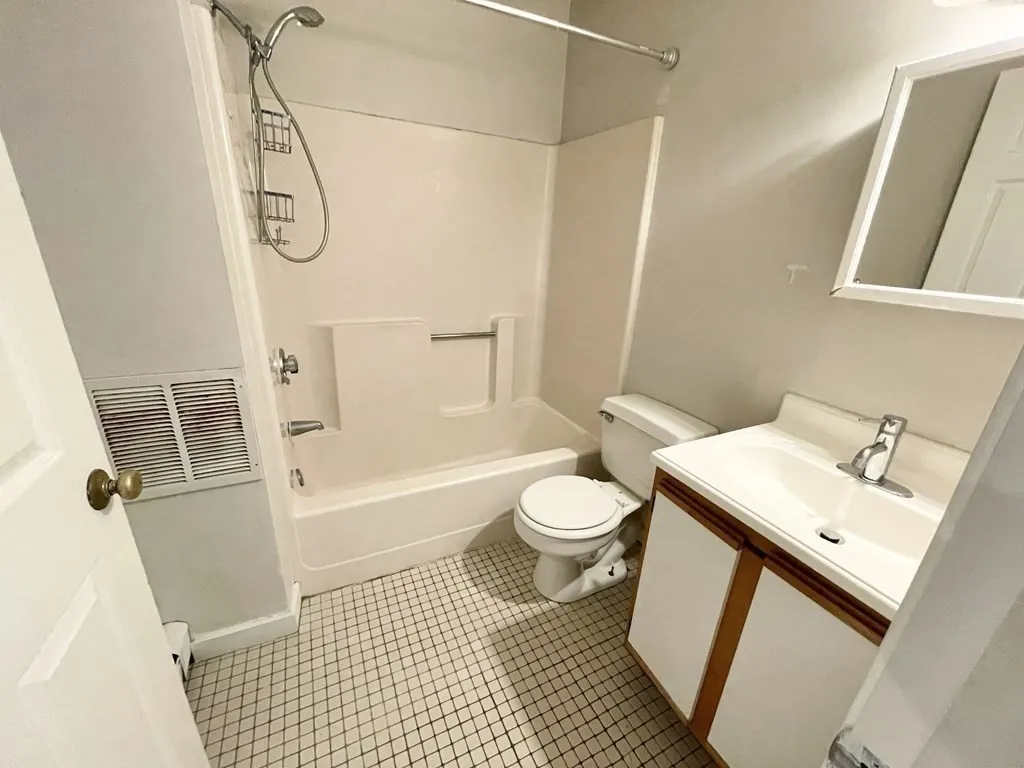 4 bed, 1 bath apartment for rent at 7 Iroquois St Unit 2, Mission Hill — photo 12 of 15