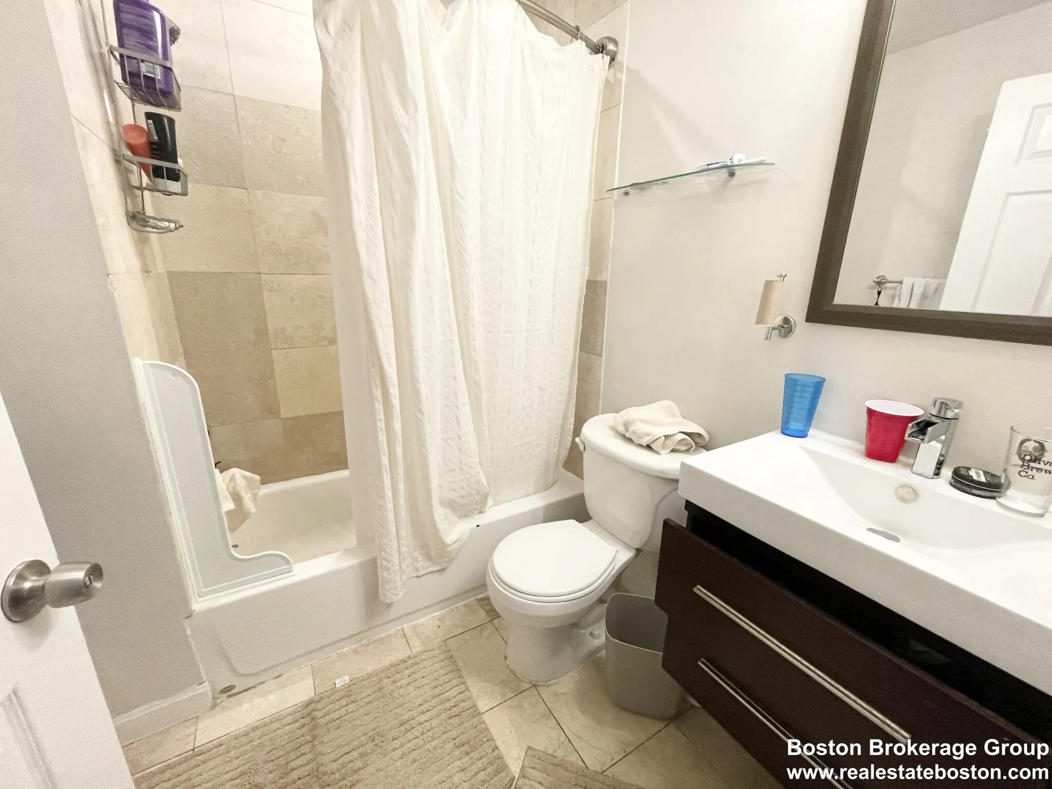 6 bed, 2.5 bath apartment for rent at 7 Iroquois St Unit 3, Mission Hill — photo 7 of 12