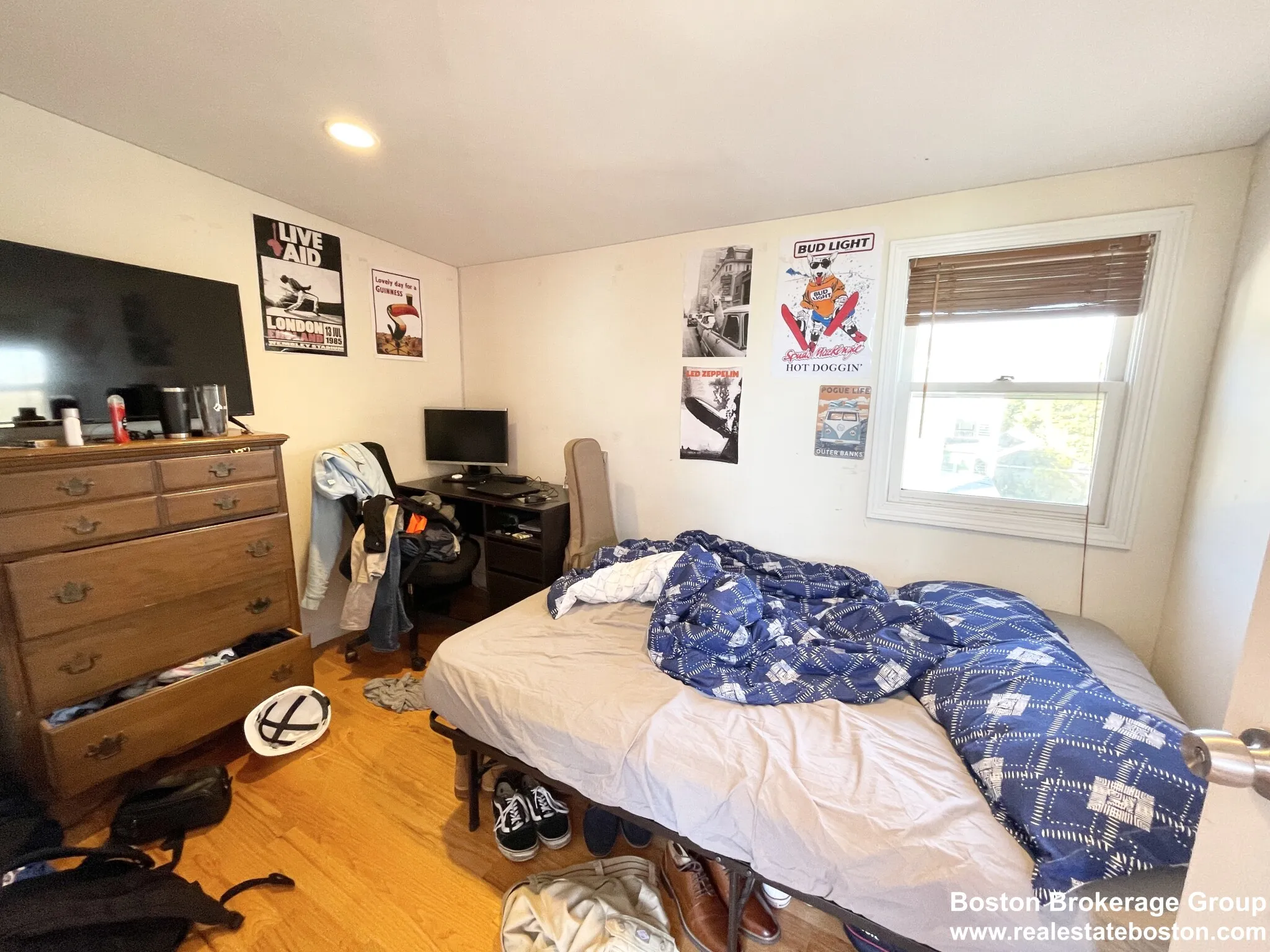 6 bed, 2.5 bath apartment for rent at 7 Iroquois St Unit 3, Mission Hill — photo 8 of 12