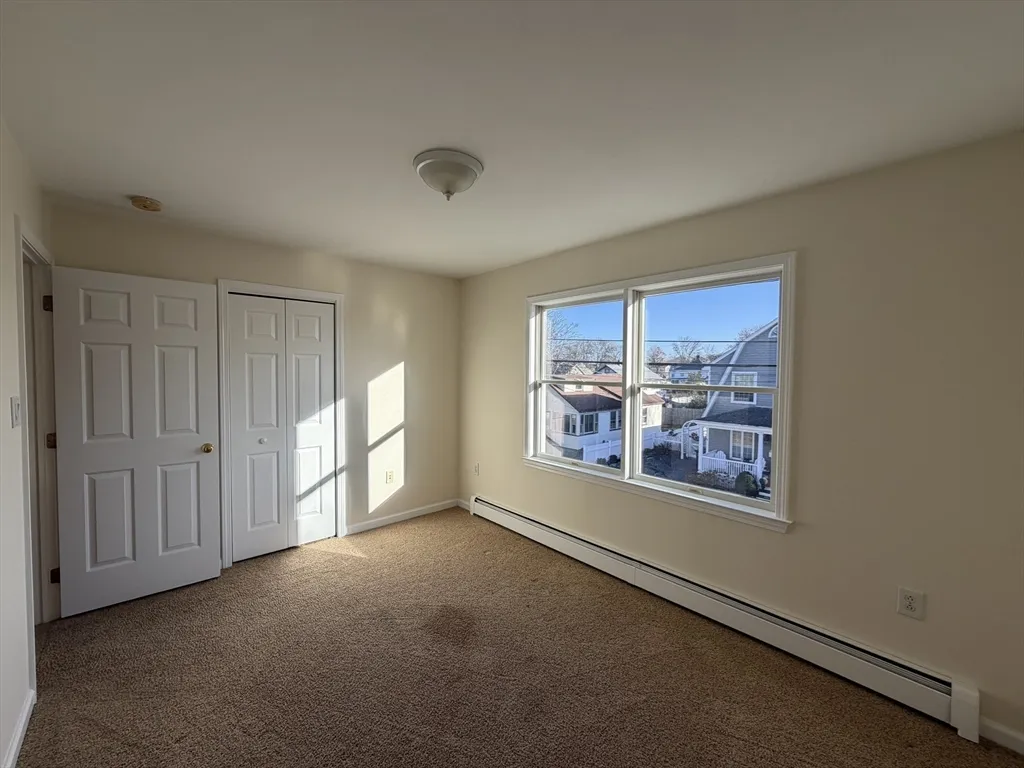 3 bed, 2 bath apartment for rent at 7 J St, Hull — photo 17 of 21