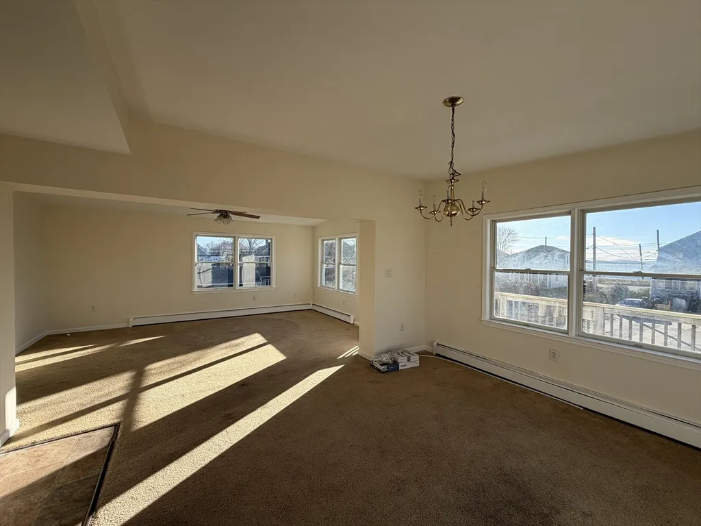 3 bed, 2 bath apartment for rent at 7 J St, Hull — photo 5 of 21
