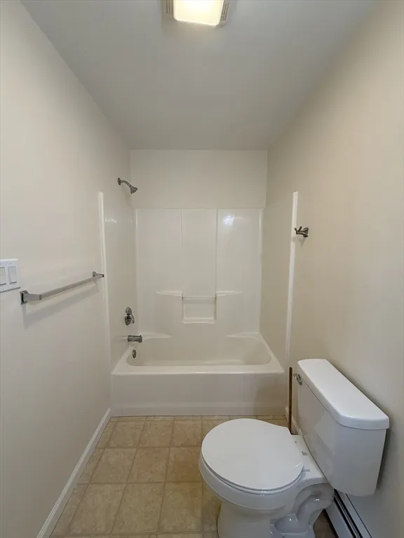 3 bed, 2 bath apartment for rent at 7 J St, Hull — photo 11 of 21