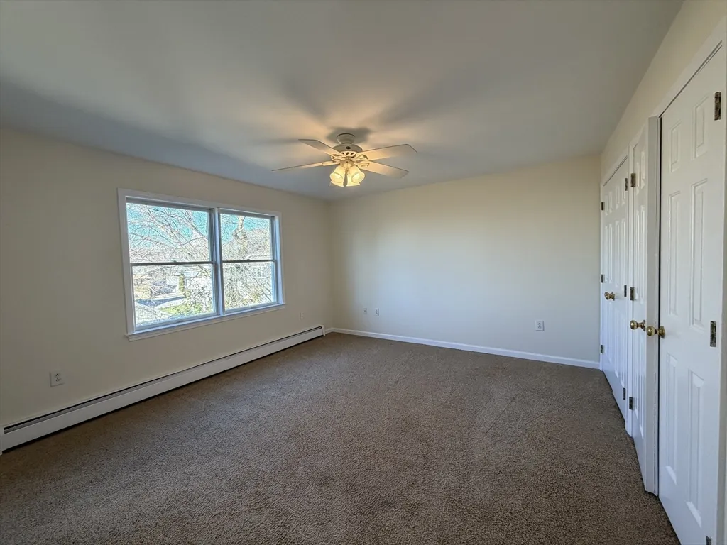 3 bed, 2 bath apartment for rent at 7 J St, Hull — photo 14 of 21
