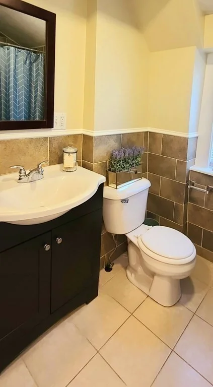 3 bed, 1 bath apartment for rent at 7 Jaques St Unit 2, Somerville — photo 2 of 6