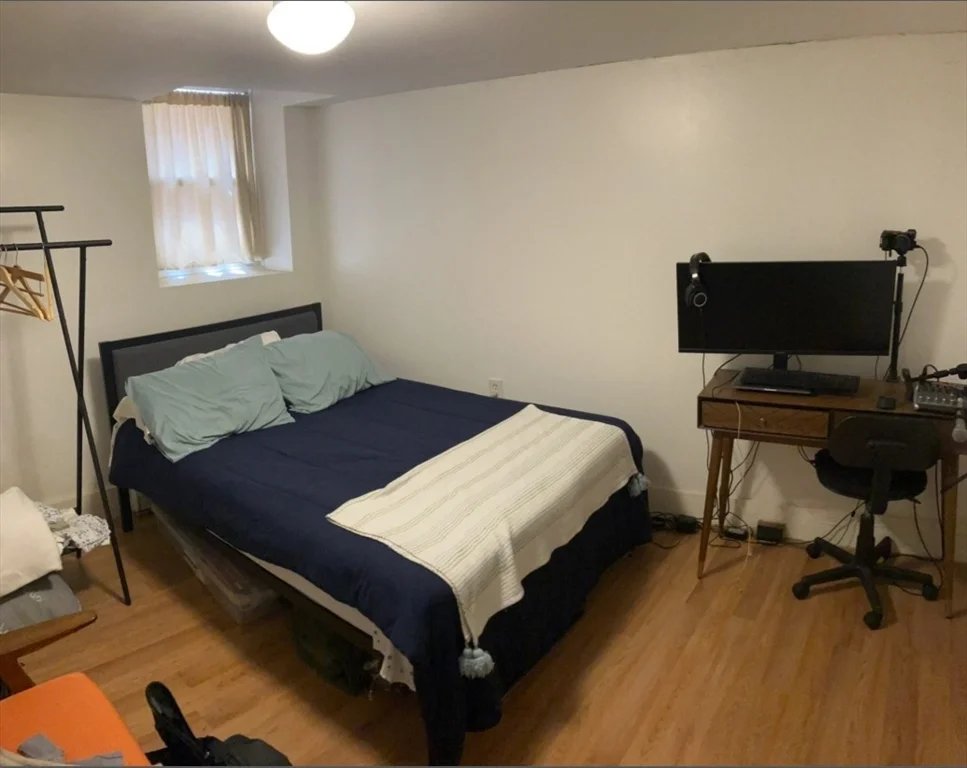 2 bed, 1 bath apartment for rent at 7 Johnny Ct Unit 1, Chinatown — photo 7 of 8