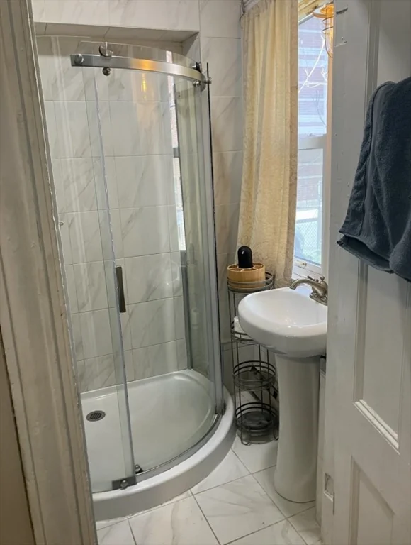 2 bed, 1 bath apartment for rent at 7 Johnny Ct Unit 1, Chinatown — photo 4 of 8