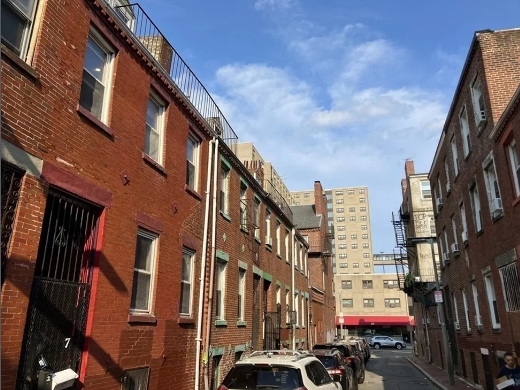 3 bed, 1 bath apartment for rent at 7 Johnny Ct Unit 2, Chinatown — photo 8 of 8