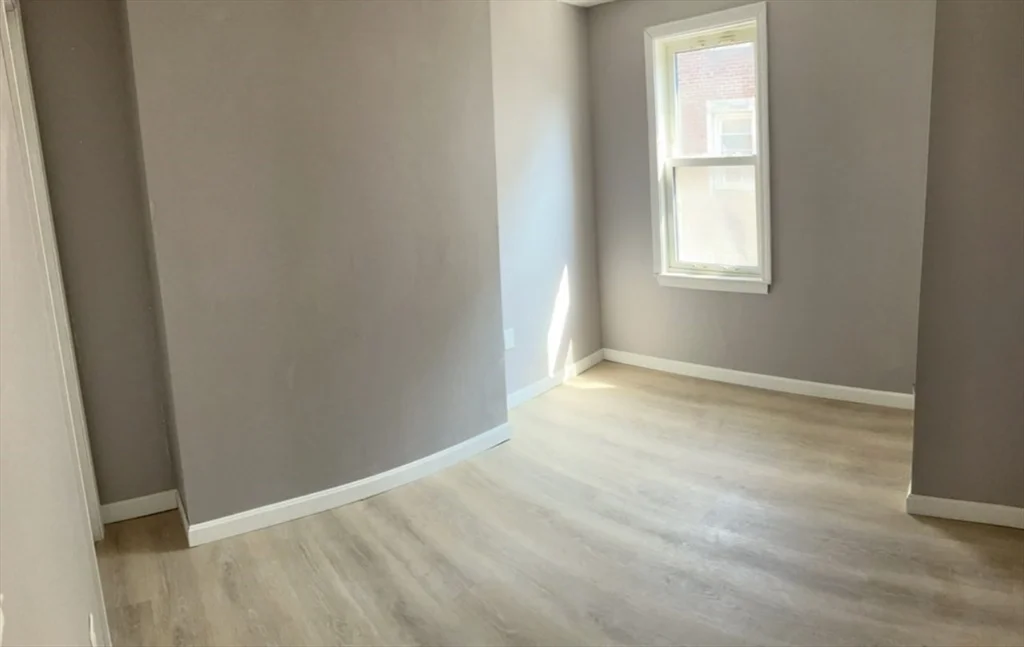 3 bed, 1 bath apartment for rent at 7 Johnny Ct Unit 2, Chinatown — photo 6 of 8