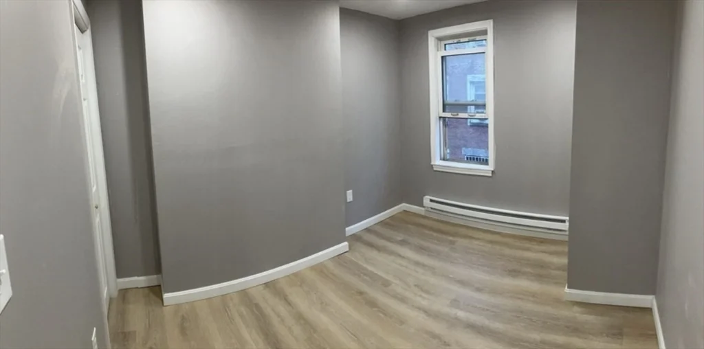 3 bed, 1 bath apartment for rent at 7 Johnny Ct Unit 2, Chinatown — photo 7 of 8