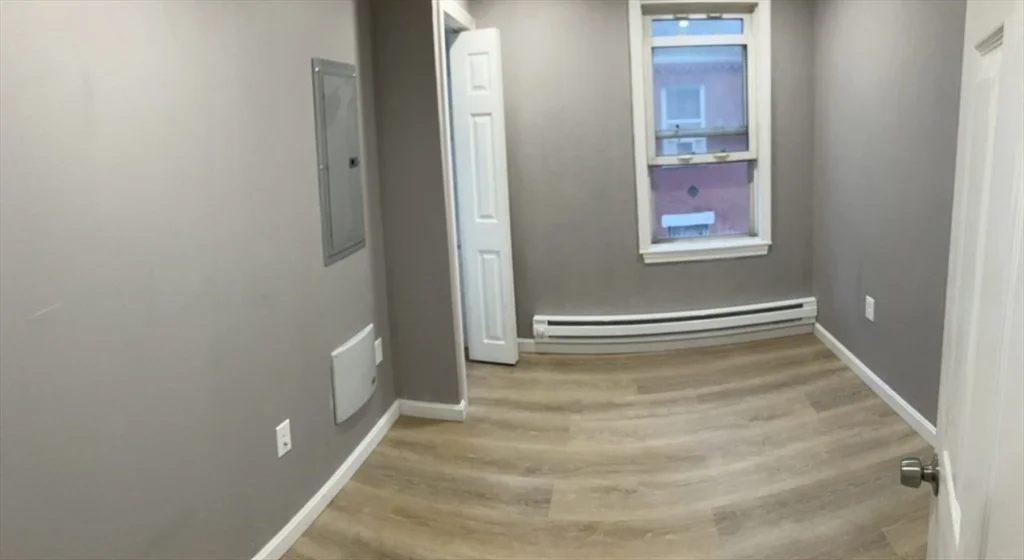 3 bed, 1 bath apartment for rent at 7 Johnny Ct Unit 2, Chinatown — photo 5 of 8