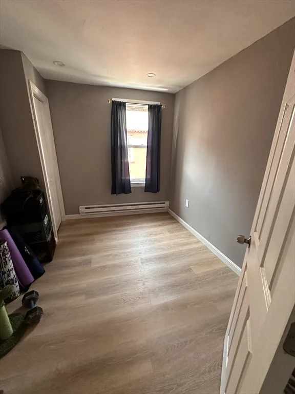 3 bed, 1 bath apartment for rent at 7 Johnny Ct Unit 2, Chinatown — photo 5 of 5