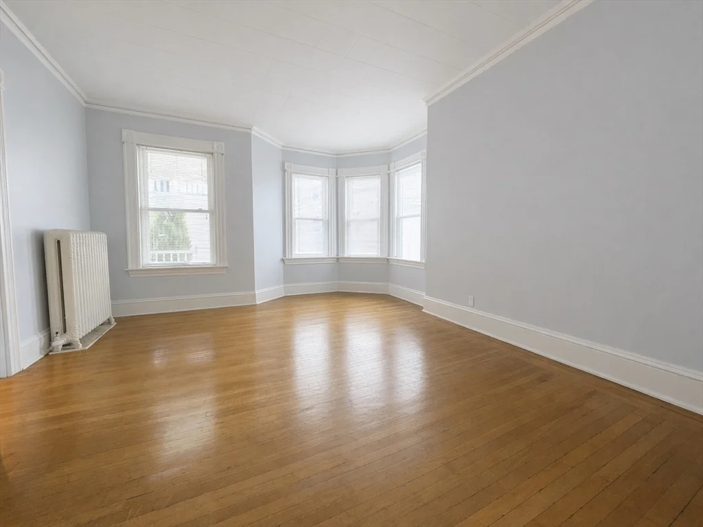 3 bed, 1 bath apartment for rent at 7 Judson St Unit 1, Beverly — photo 2 of 11
